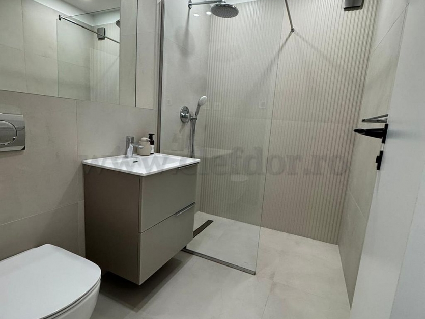 Vila RENOVATA cu acces la piscina in apropiere de Jolie Ville Vila RENOVATA cu acces la piscina in apropiere de Jolie Ville