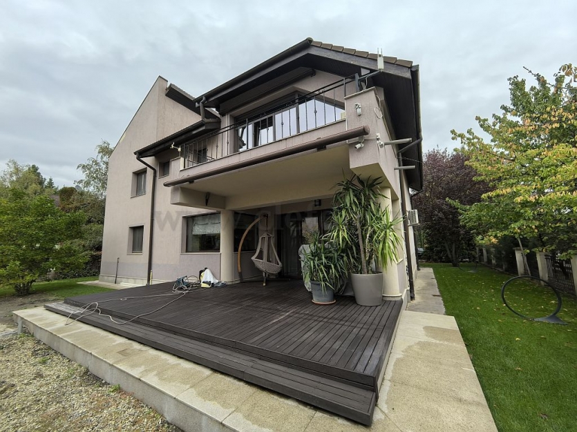 Iancu Nicolae - modern furnished next to the forest Iancu Nicolae - modern mobilata langa padure