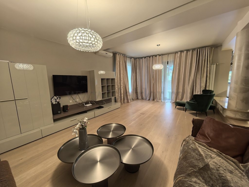 Iancu Nicolae - modern furnished next to the forest Iancu Nicolae - modern mobilata langa padure