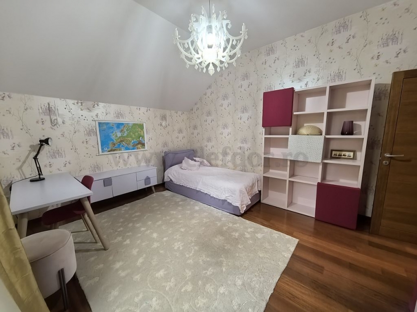 Iancu Nicolae - modern furnished next to the forest Iancu Nicolae - modern mobilata langa padure