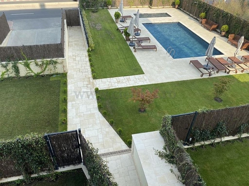 Brand New Apartment with Swimming Pool Access Apartament NOU cu acces la piscina