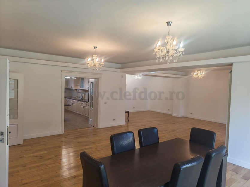 Villa on Iancu Nicolae, close to Jolie Ville Vilă de închiriat în zona Iancu Nicolae-Jolie Ville