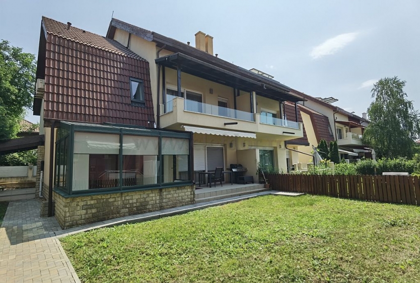 FURNISHED villa in complex with swimming pool - Iancu Nicolae area Vilă MOBILATA in complex cu piscina - zona Iancu Nicolae