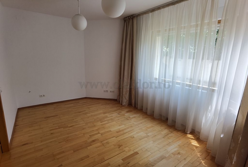 FURNISHED villa in complex with swimming pool - Iancu Nicolae area Vilă MOBILATA in complex cu piscina - zona Iancu Nicolae