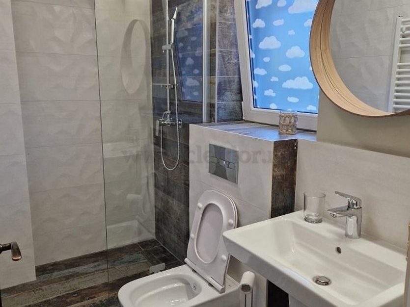 Vila RENOVATA de închiriat în zona OMV Pipera Vila RENOVATA de închiriat în zona OMV Pipera