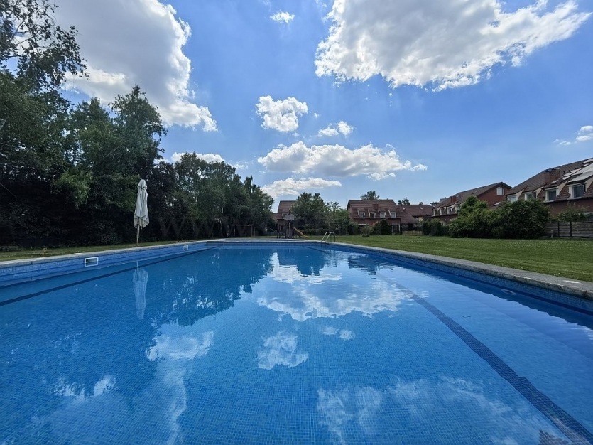 Vilă cu acces la piscina langa Jolie Ville Vilă cu acces la piscina langa Jolie Ville