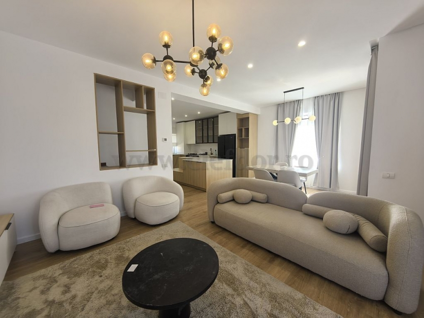Villa for rent in Pipera area American Village- Vilă cu 5 camere  în zona Pipera