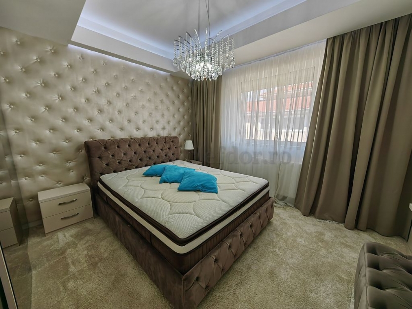 Luxury Villa with Swimming Pool Acces Vila de Lux cu acces la piscina