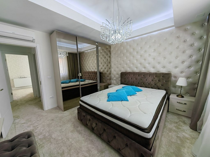 Luxury Villa with Swimming Pool Acces Vila de Lux cu acces la piscina
