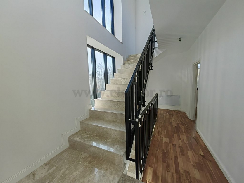 Villa with Pool Near American School Vila cu piscina in apropiere de Scoala Americana