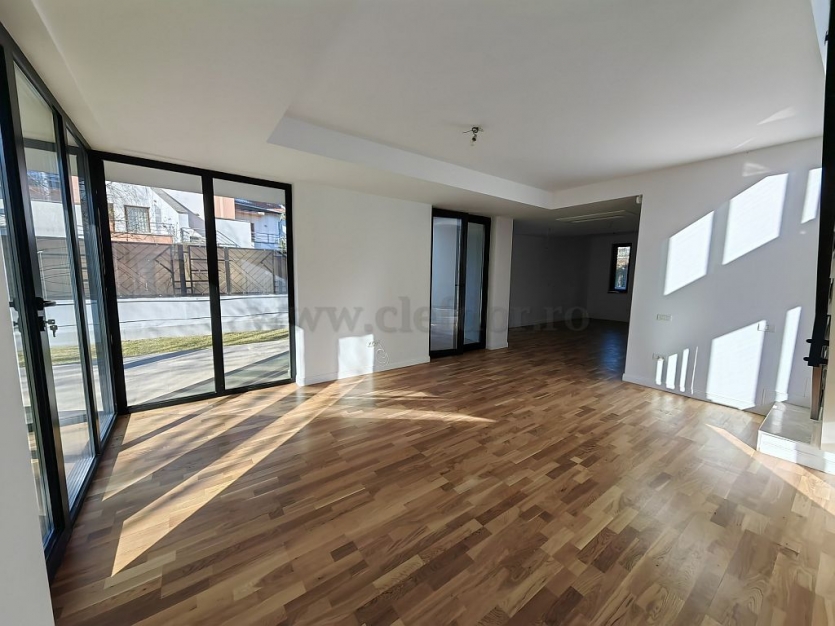 Villa with Pool Near American School Vila cu piscina in apropiere de Scoala Americana