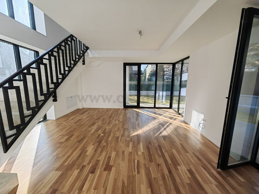 Villa with Pool Near American School Vila cu piscina in apropiere de Scoala Americana