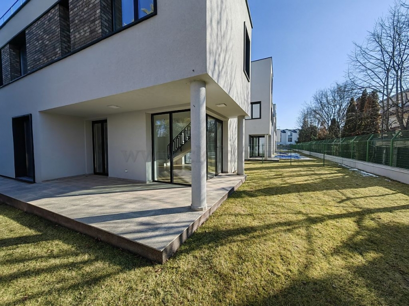 Villa with Pool Near American School Vila cu piscina in apropiere de Scoala Americana