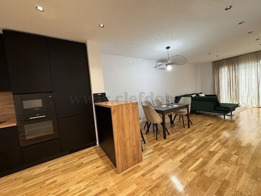 Vila moderna in apropiere de Scoala Americana Vila moderna in apropiere de Scoala Americana