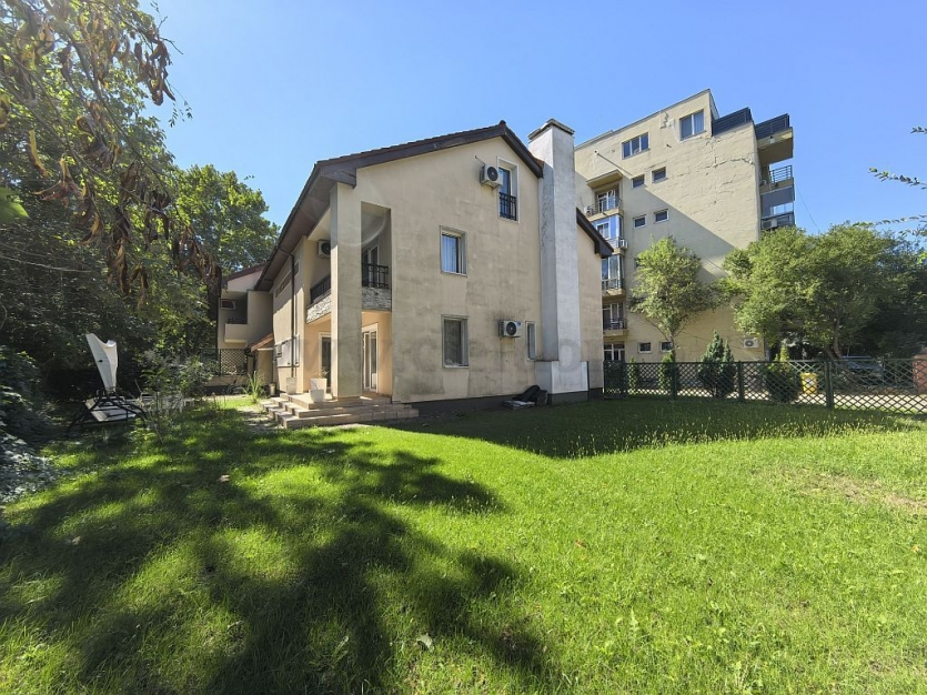 Vila  în zona Iancu Nicolae - Jolie Ville - Cambridge School Vila  în zona Iancu Nicolae - Jolie Ville - Cambridge School