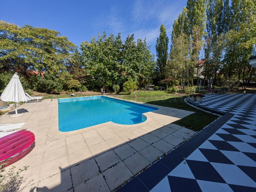 Detached villa in Iancu Nicolae area Vilă individuala în zona Iancu Nicolae