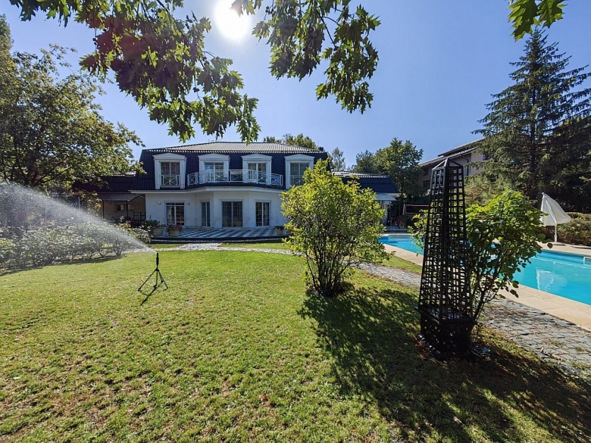 Detached villa in Iancu Nicolae area Vilă individuala în zona Iancu Nicolae