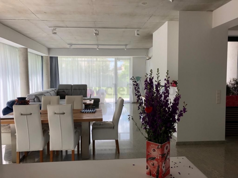 Iancu Nicolae - modern individual villa near Cambridge School Iancu Nicolae - vila individuala moderna in apropiere de Cambridge School