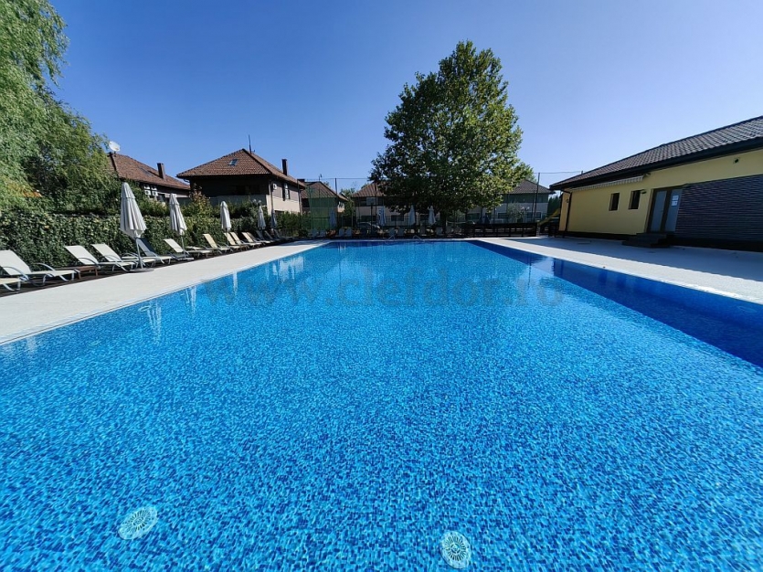 RENOVATED villa in residential complex with access to the pool Vila RENOVATA in complex rezidential cu acces la piscina