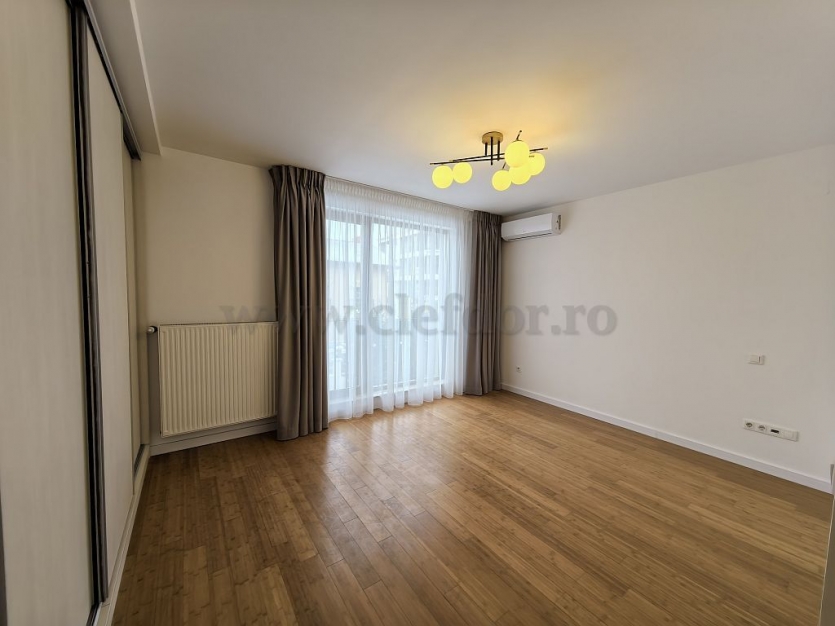 RENOVATED villa in residential complex with access to the pool Vila RENOVATA in complex rezidential cu acces la piscina