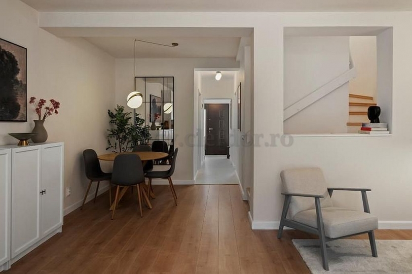 Villa for sale in OMV Pipera area Vilă de vanzare în zona OMV Pipera