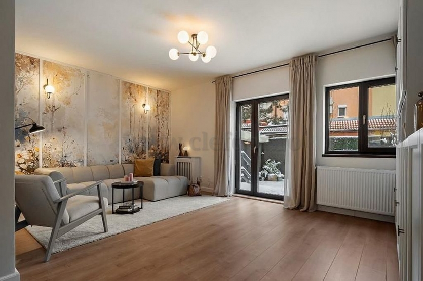 Villa for sale in OMV Pipera area Vilă de vanzare în zona OMV Pipera