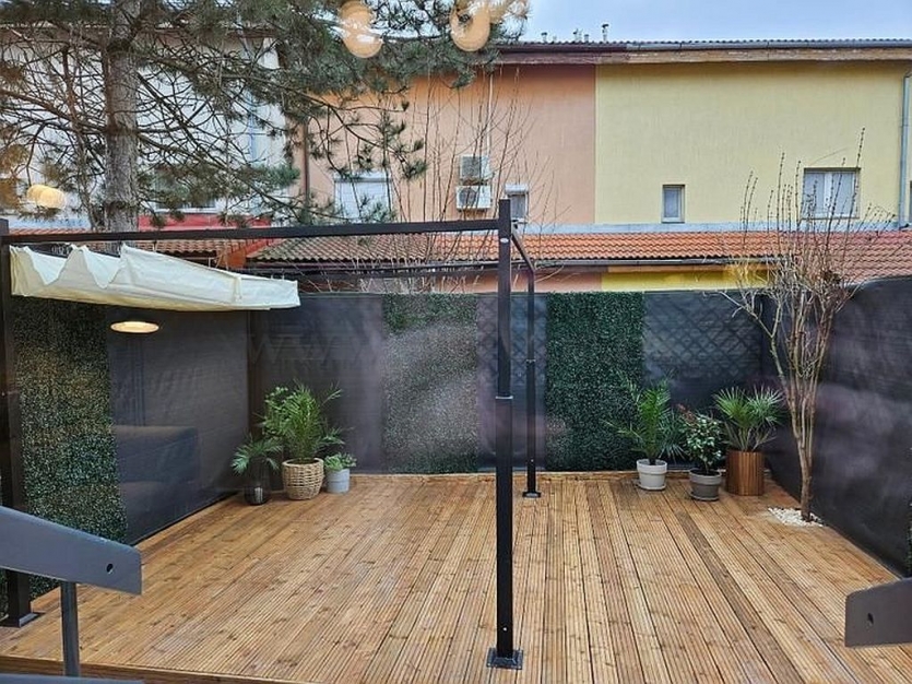 Villa for sale in OMV Pipera area Vilă de vanzare în zona OMV Pipera