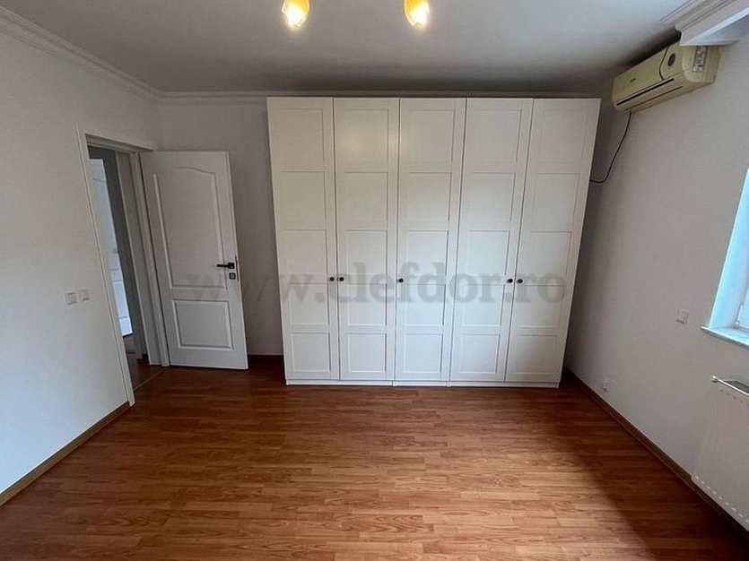 RENOVATED villa in Pipera area Vilă RENOVATA  în zona Pipera