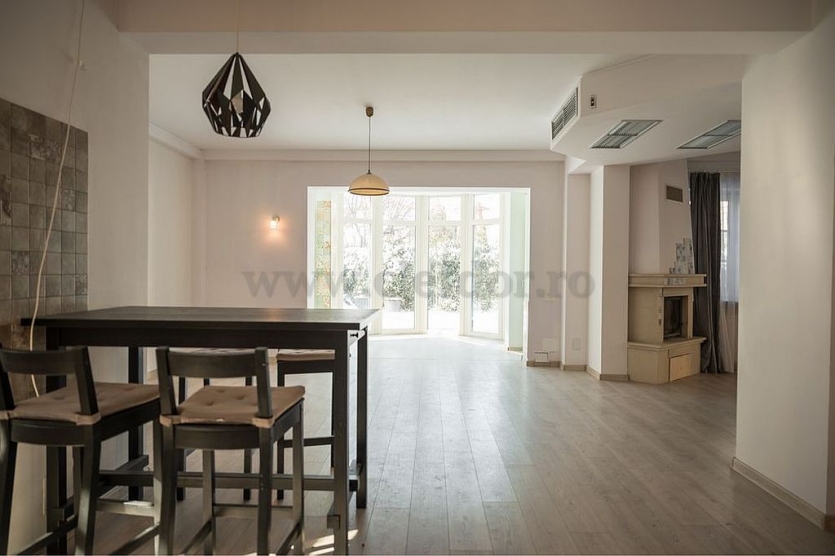 Villa in the Pipera-Iancu Nicolae area Vila în zona Pipera-Iancu Nicolae