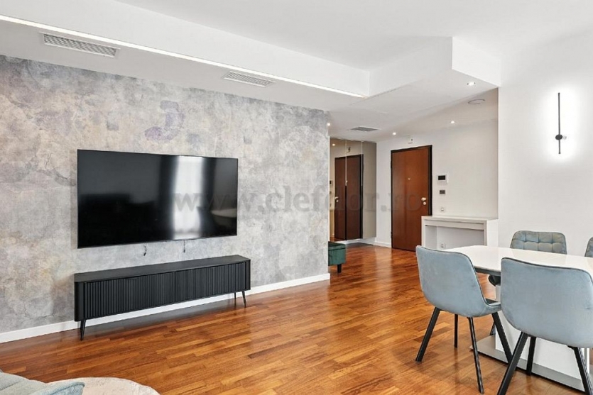 Apartament cu 3 camere de închiriat în zona Ambasadei Americii Apartament cu 3 camere de închiriat în zona Ambasadei Americii