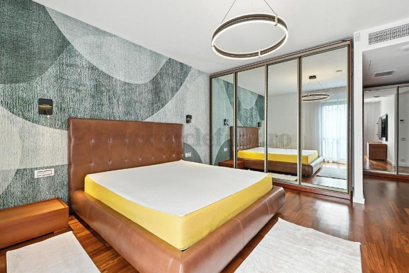 Apartament cu 3 camere de închiriat în zona Ambasadei Americii Apartament cu 3 camere de închiriat în zona Ambasadei Americii