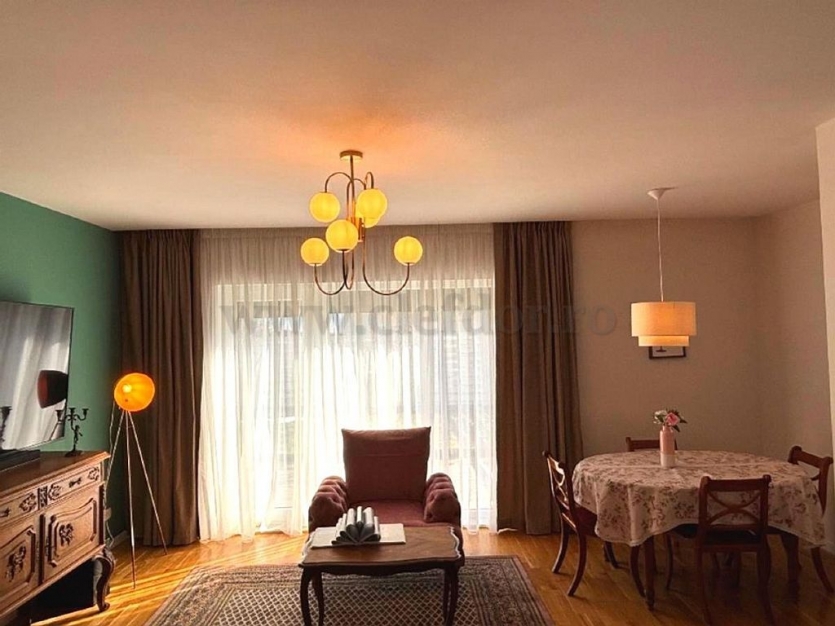 Vila in apropiere de Scoala Americana Vila in apropiere de Scoala Americana