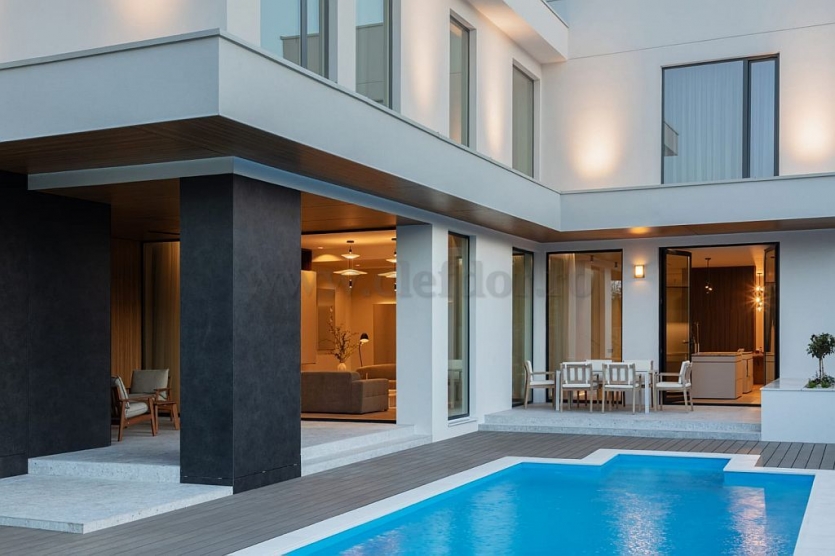 LUXURY VILLA with SWIMMING POOL near Iancu Nicolae VILA cu PISCINA!! in apropiere de  Iancu Nicolae