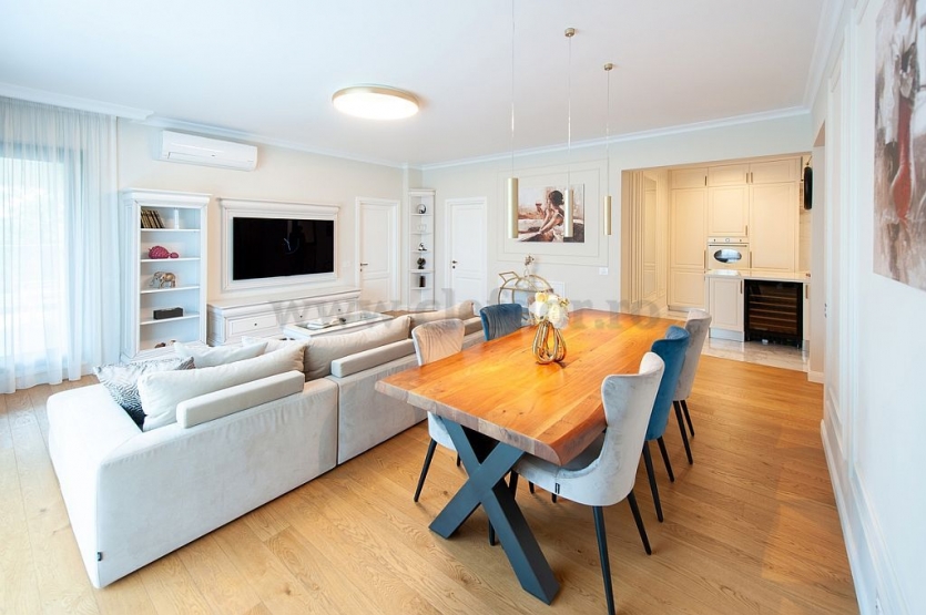 Apartament cu 4 camere de închiriat în zona Aviatiei Apartament cu 4 camere de închiriat în zona Aviatiei