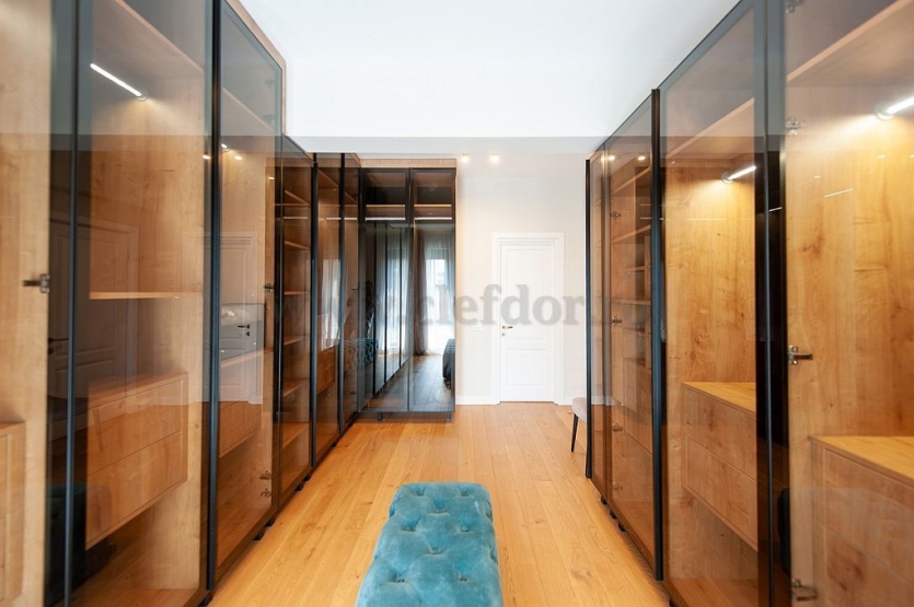 Apartament cu 4 camere de închiriat în zona Aviatiei Apartament cu 4 camere de închiriat în zona Aviatiei