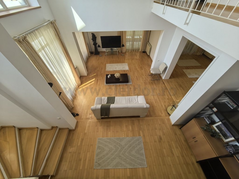 Individual Villa for rent near British School Vilă INDIVIDUALA în apropiere de British School