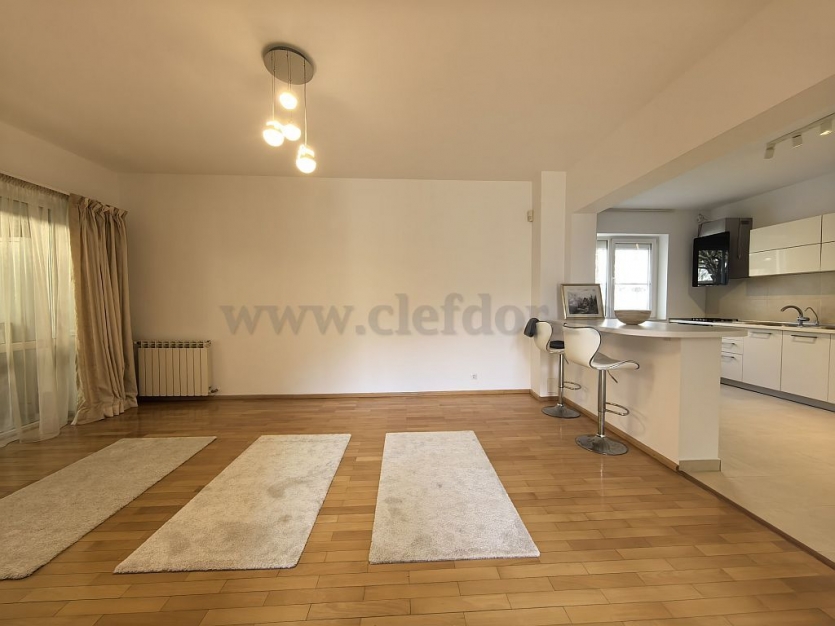 Individual Villa for rent near British School Vilă INDIVIDUALA în apropiere de British School