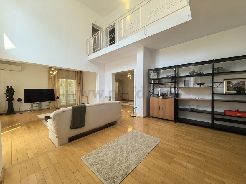 Individual Villa for rent near British School Vilă INDIVIDUALA în apropiere de British School