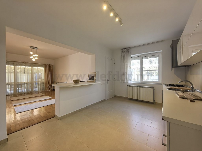 Individual Villa for rent near British School Vilă INDIVIDUALA în apropiere de British School