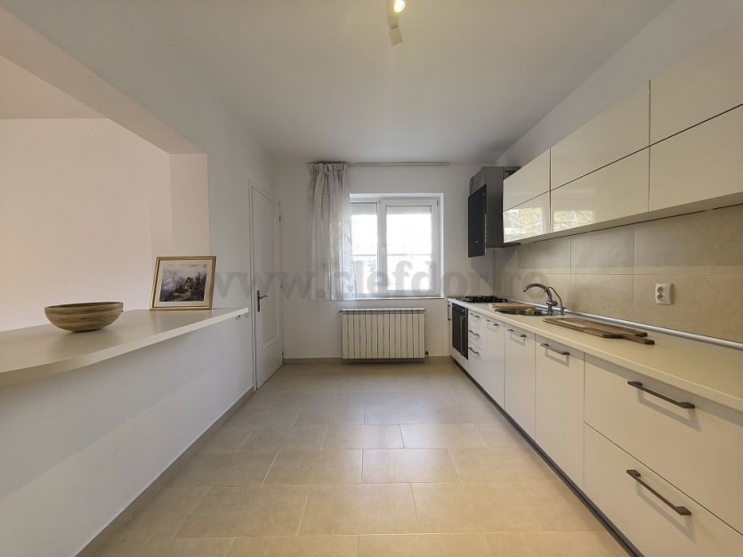 Individual Villa for rent near British School Vilă INDIVIDUALA în apropiere de British School