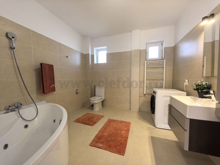 Individual Villa for rent near British School Vilă INDIVIDUALA în apropiere de British School