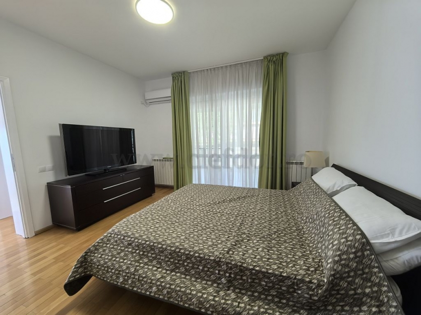 Individual Villa for rent near British School Vilă INDIVIDUALA în apropiere de British School