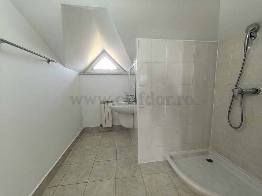 Individual Villa for rent near British School Vilă INDIVIDUALA în apropiere de British School