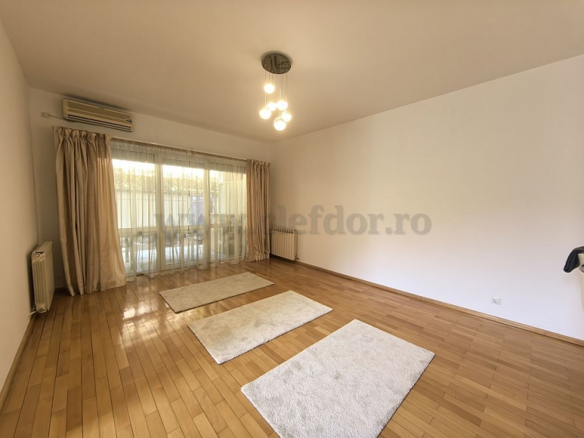 Individual Villa for rent near British School Vilă INDIVIDUALA în apropiere de British School