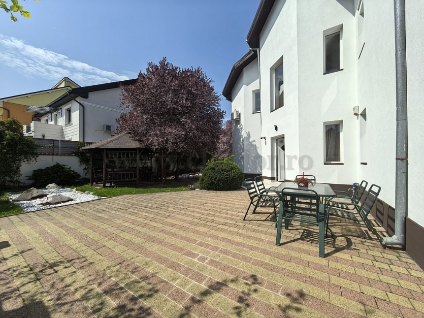 Individual Villa for rent near British School Vilă INDIVIDUALA în apropiere de British School