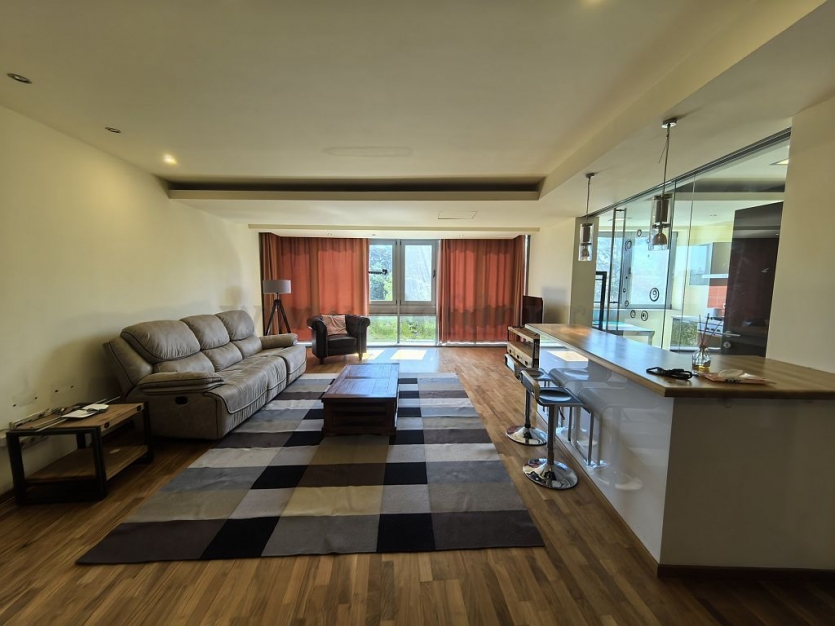 Apartament cu acces la piscina- Zona Iancu Nicolae Apartament cu acces la piscina- Zona Iancu Nicolae