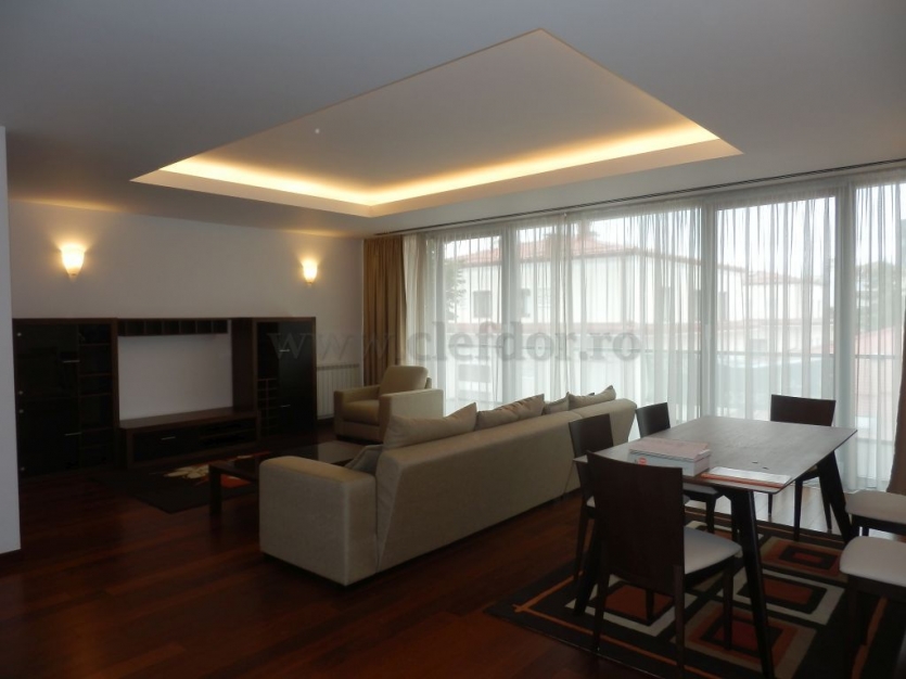 Apartament cu 3 camere de închiriat în zona Primaverii Apartament cu 3 camere de închiriat în zona Primaverii