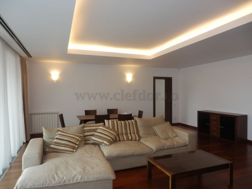 Apartament cu 3 camere de închiriat în zona Primaverii Apartament cu 3 camere de închiriat în zona Primaverii