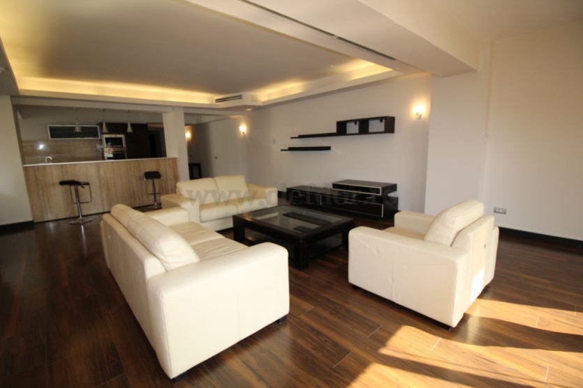 Apartament cu 4 camere de închiriat în zona Soseaua Nordului Apartament cu 4 camere de închiriat în zona Soseaua Nordului