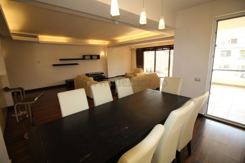 Apartament cu 4 camere de închiriat în zona Soseaua Nordului Apartament cu 4 camere de închiriat în zona Soseaua Nordului